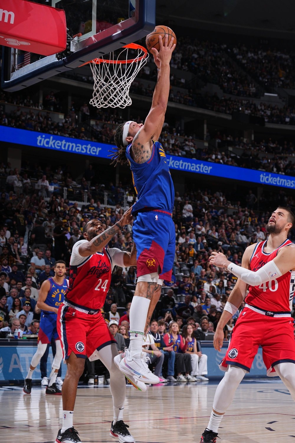 今晚费耶诺德绝杀压哨：NBA季后赛节点到来；球迷炸锅；细节决定成败